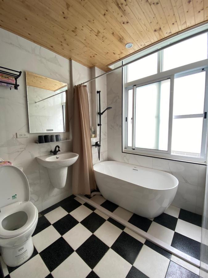 Апартаменти 好室連連house Lien Lien Тайнань Екстер'єр фото